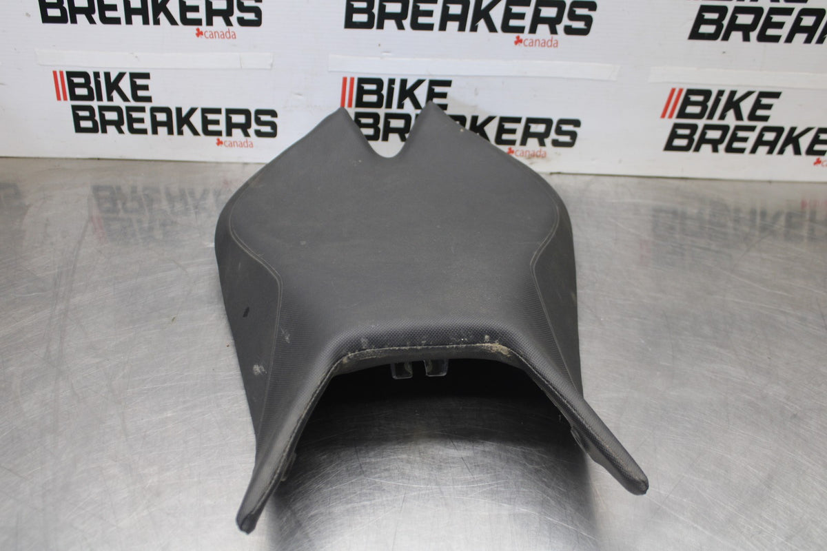 24 APRILIA TUONO V4 1100 FACTORY ABS FRONT DRIVERS SEAT PAD SADDLE PILLION BB887