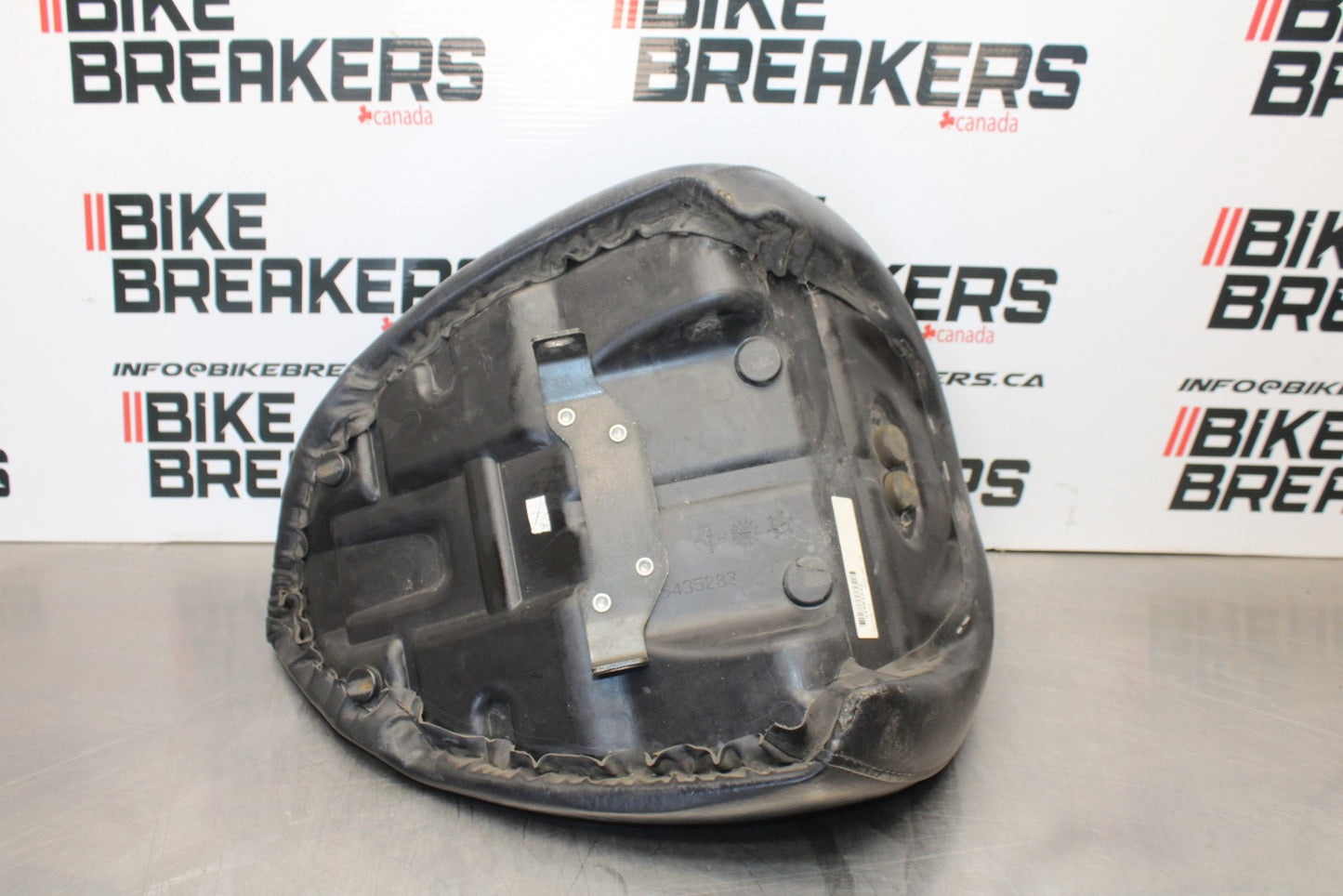 05-06 VICTORY KINGPIN DELUXE FRONT DRIVERS SEAT BB195