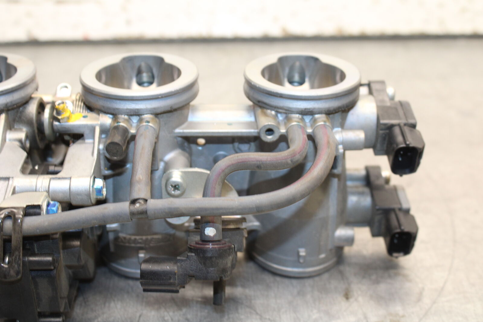 13-17 KAWASAKI NINJA ZX6R ZX636E MAIN FUEL INJECTORS / THROTTLE BODIES BB735