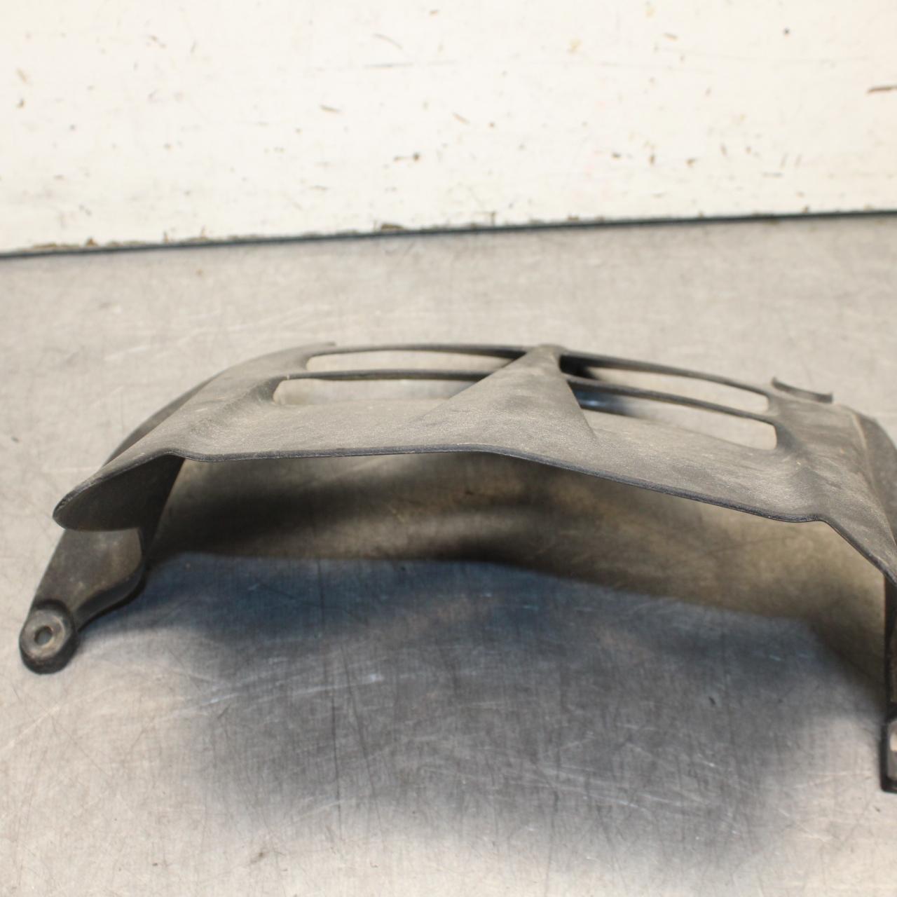 21 KAWASAKI NINJA ZX6R REAR BACK WHEEL TIRE HUGGER FENDER 35023-0171 BB647