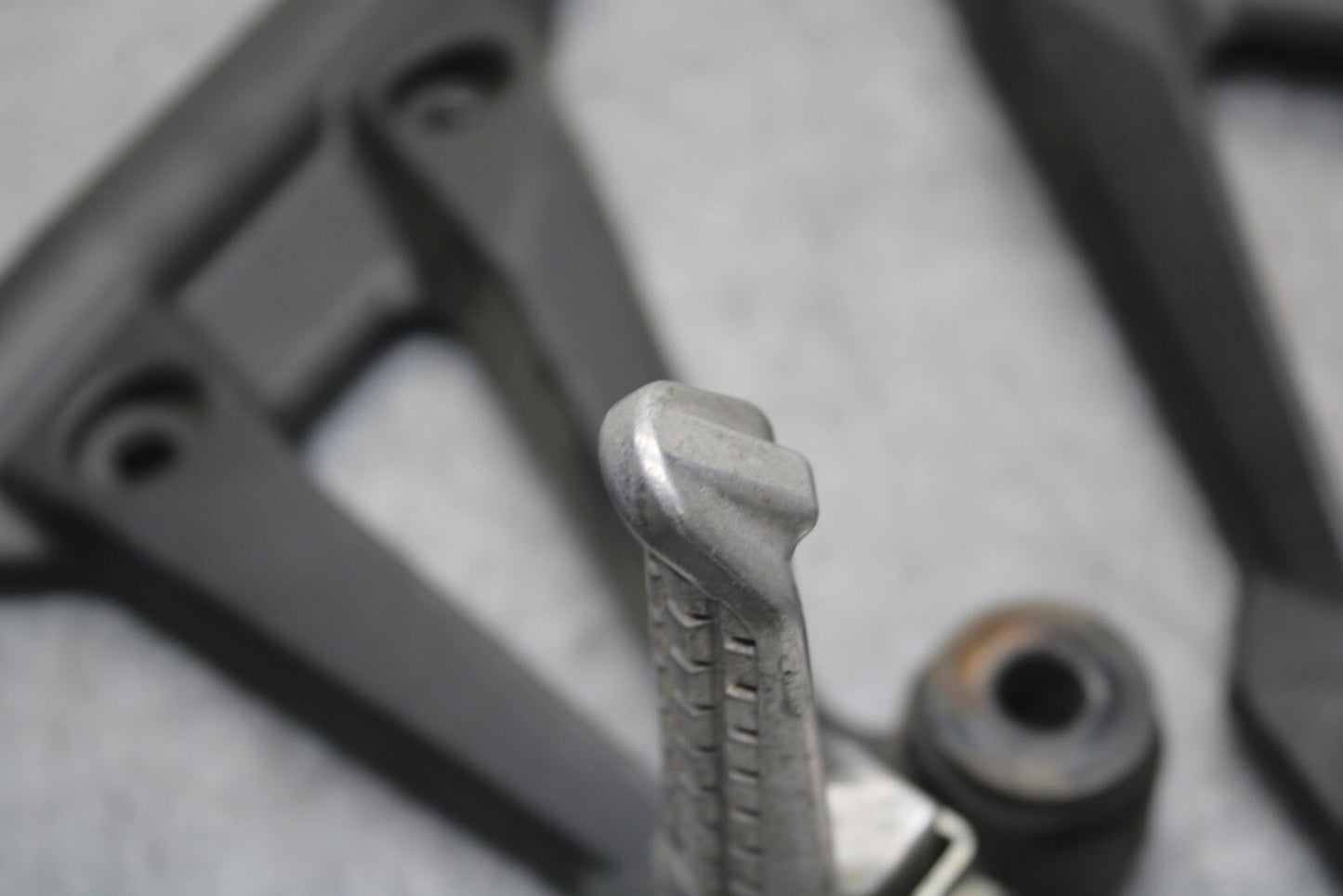 08-12 KAWASAKI NINJA 250R EX250J REAR BACK PASSENGER PEG SET PAIR BB111