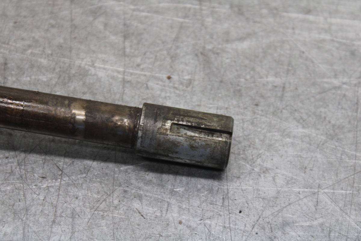 85-86 SUZUKI MADURA 1200 REAR AXLE BACK WHEEL RIM PIVOT BOLT AXEL  BB691