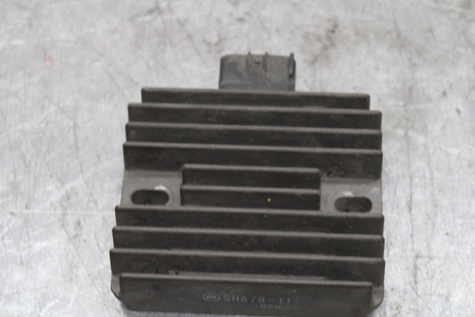 06 YAMAHA YZF R6 RECTIFIER VOLTAGE REGULATOR 4XY-81960-00-00 BB716