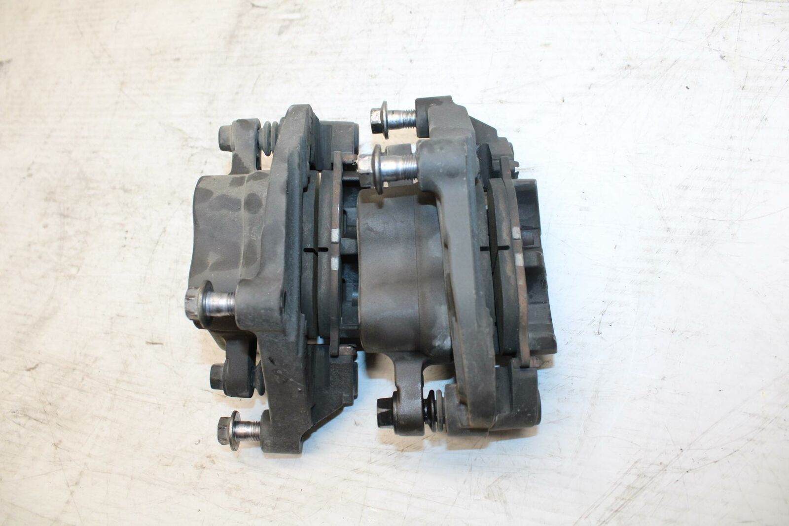 09 YAMAHA FZ6 RIGHT LEFT FRONT BRAKE CALIPER SET PAIR CALIPERS BB295