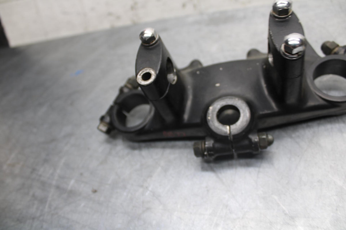 1981 Suzuki GS850G FORKS UPPER TRIPLE TREE CLAMP BB37