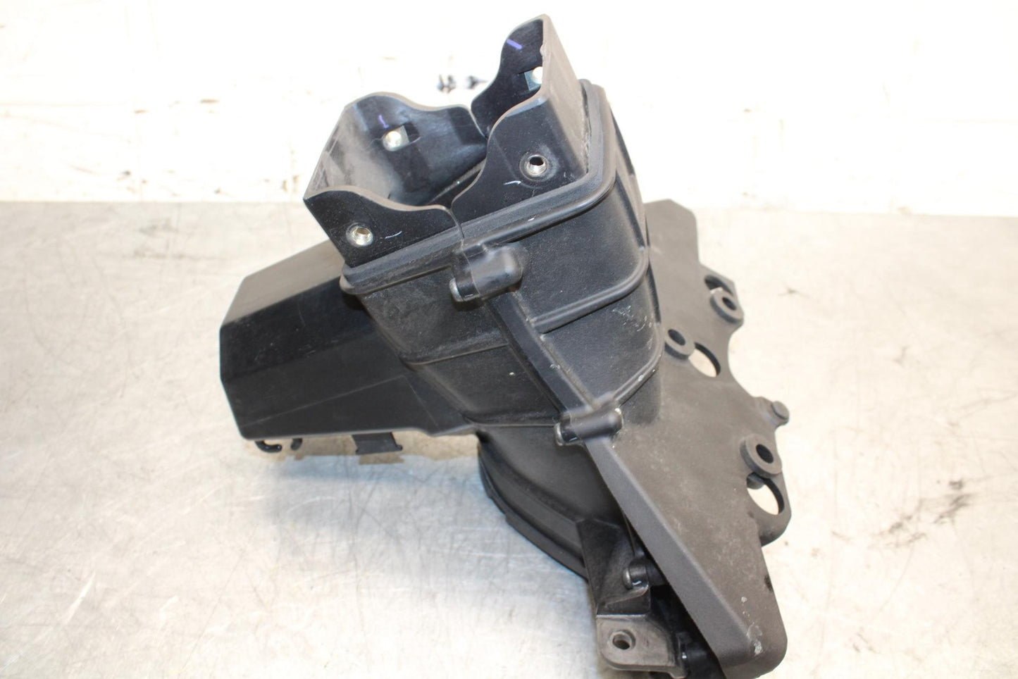 2009 Kawasaki Ninja ZX6R ZX600R UPPER FAIRING MIRROR GAUGES STAY BRACKET BB548