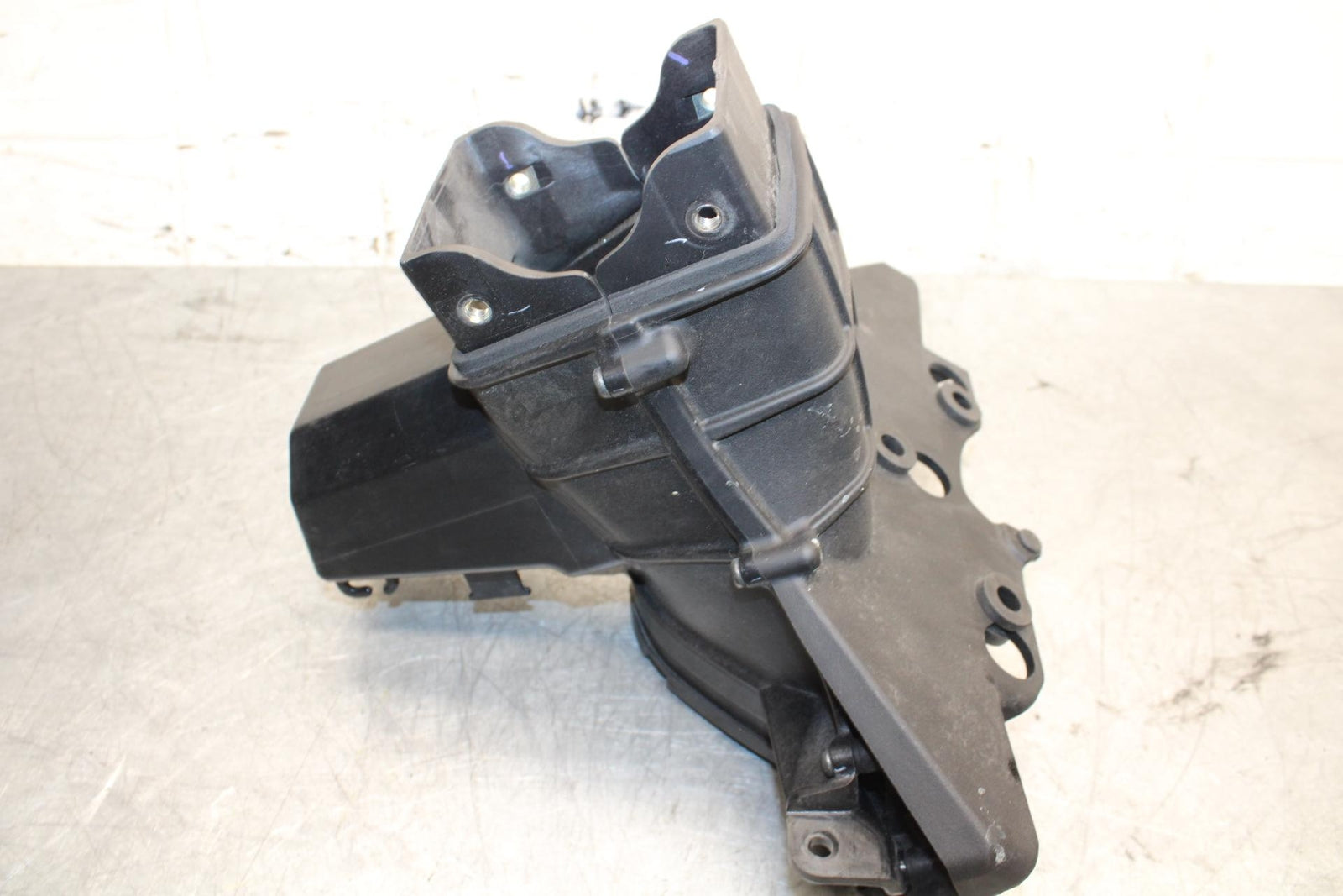 2009 Kawasaki Ninja ZX6R ZX600R UPPER FAIRING MIRROR GAUGES STAY BRACKET BB548