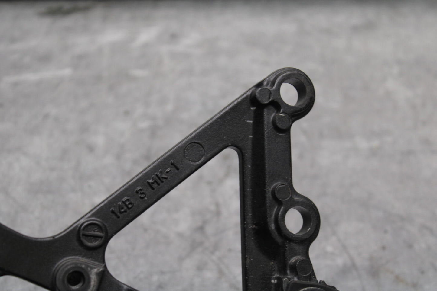 09-14 YAMAHA YZF R1 RIGHT REARSET REAR SET DRIVER FOOT PEG REST STOP BB118
