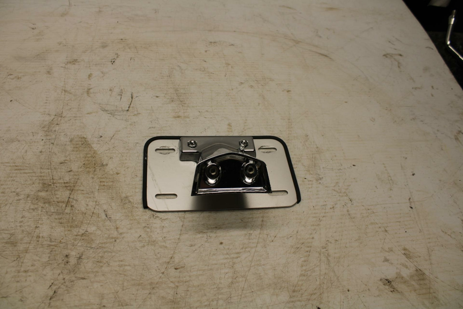 05-09 SUZUKI BOULEVARD C90 LICENSE PLATE HOLDER BB357