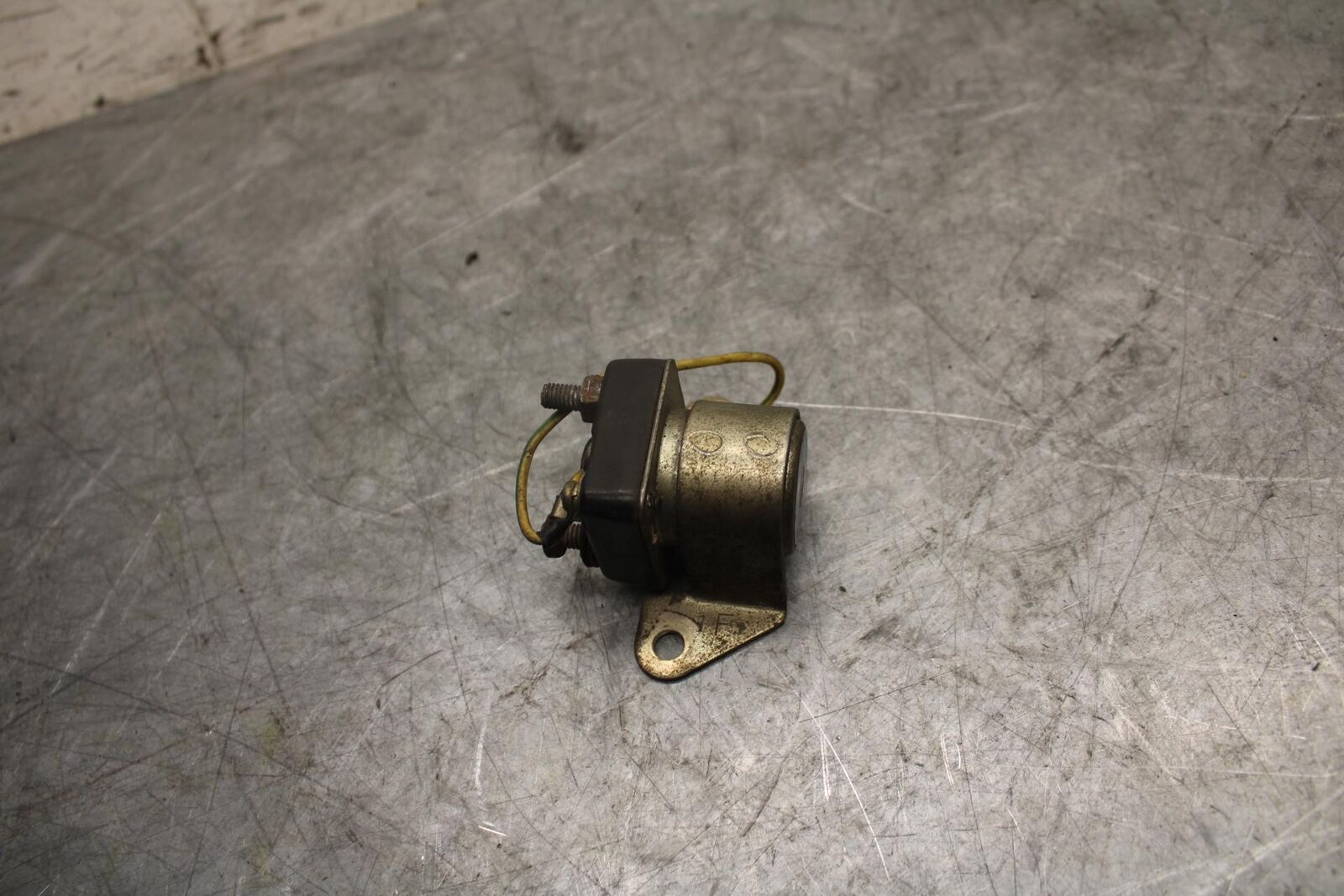 1982 Suzuki GS450L ENGINE STARTER RELAY STARTING MOTOR SWITCH 31800-37021 BB52