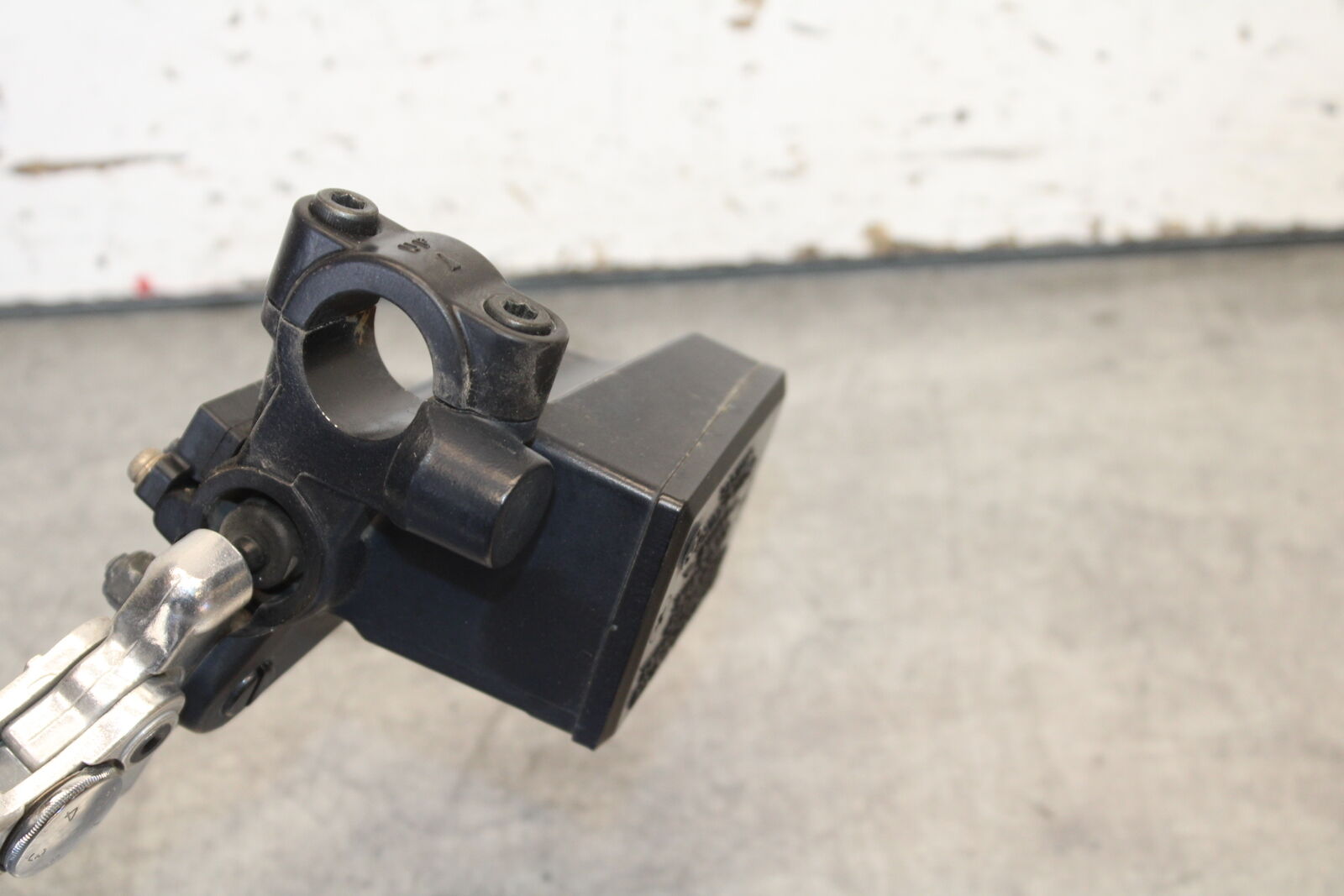 07-09 YAMAHA FZ6 FRONT BRAKE MASTER CYLINDER w/ LEVER BB713
