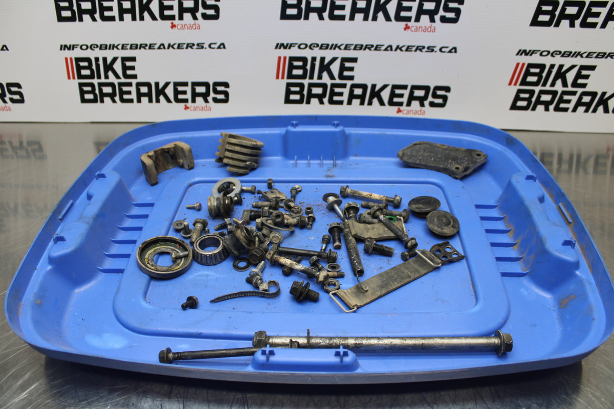 19 YAMAHA TTR230 MOUNTING BOLTS HARDWARE MOTOR SCREWS BB146