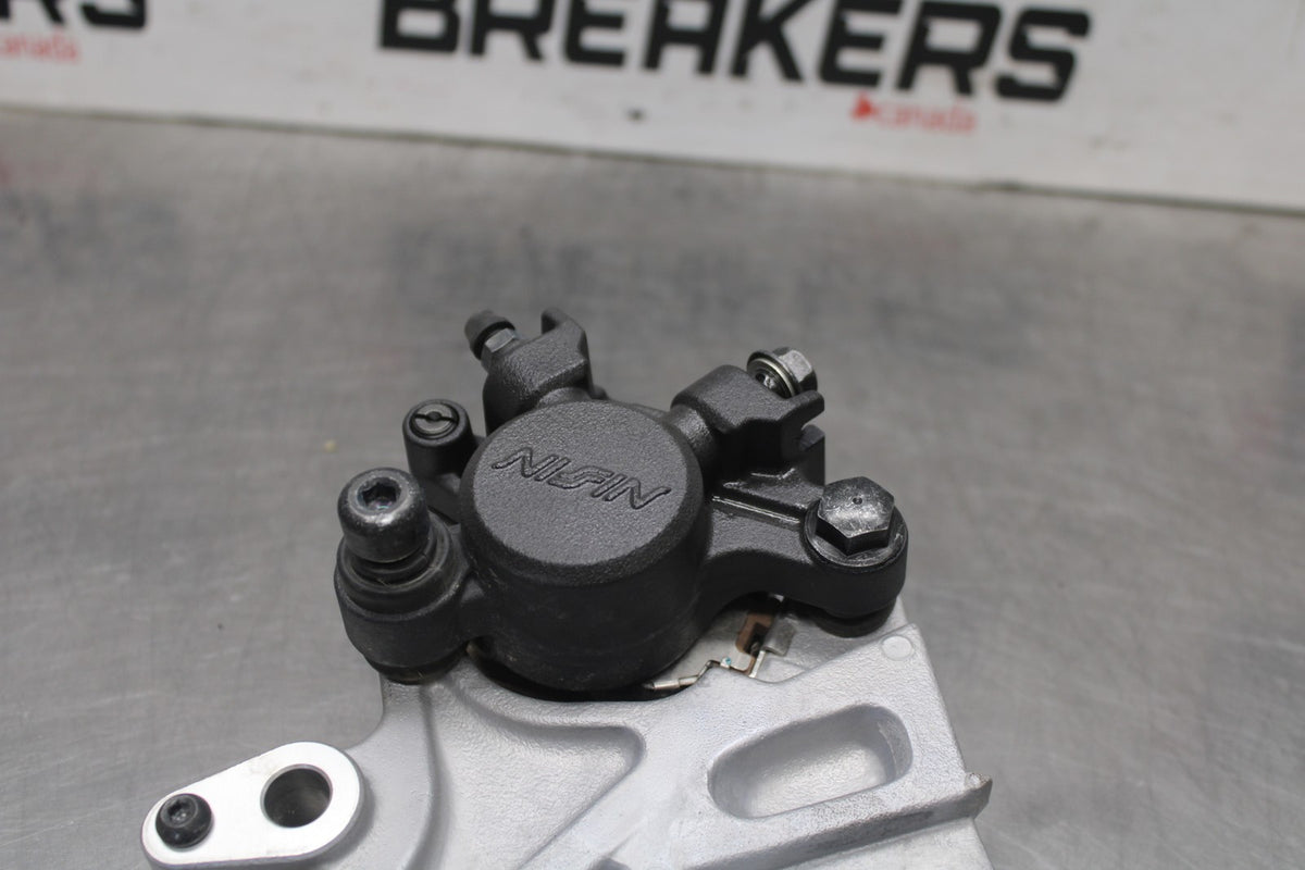 22-25 YAMAHA YZF R7 REAR BACK BRAKE CALIPER W MOUNT BRACKET BB940