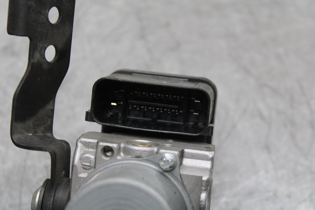 19-22 KAWASAKI Z400 ABS PUMP UNIT MODULE BB738