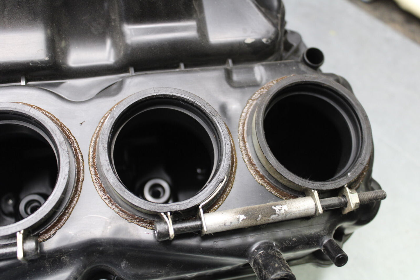 16 KAWASAKI NINJA ZX10R AIRBOX AIR INTAKE FILTER BOX 11010-0844 BB650