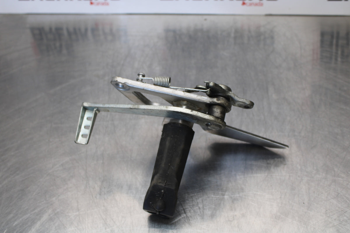 04-09 SUZUKI GS500F RIGHT REARSET REAR SET DRIVER FOOT PEG REST STOP BB165