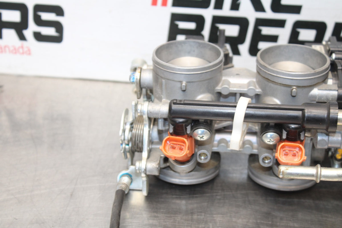 13-18 KAWASAKI NINJA ZX6R MAIN FUEL INJECTORS / THROTTLE BODIES BB915