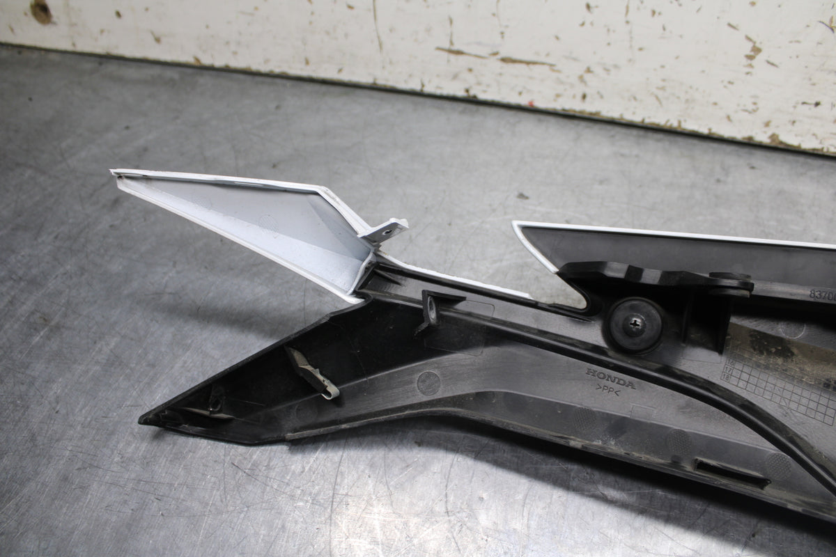 15-16 HONDA CB300F LEFT REAR BACK TAIL FAIRING COWL SHROUD BB740