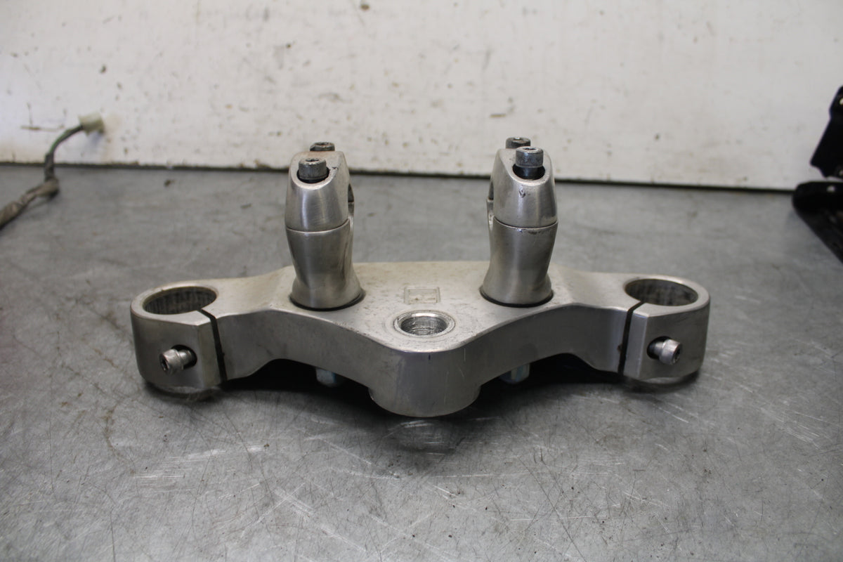 05-09 SUZUKI BOULEVARD C90 FORKS UPPER TRIPLE TREE CLAMP BB692
