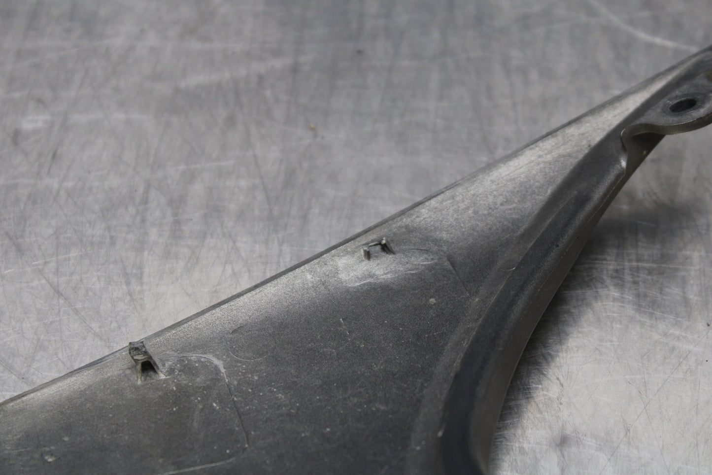 04-05 KAWASAKI NINJA ZX10R CENTER REAR BACK TAIL FAIRING COVER TRIM COWL BB163