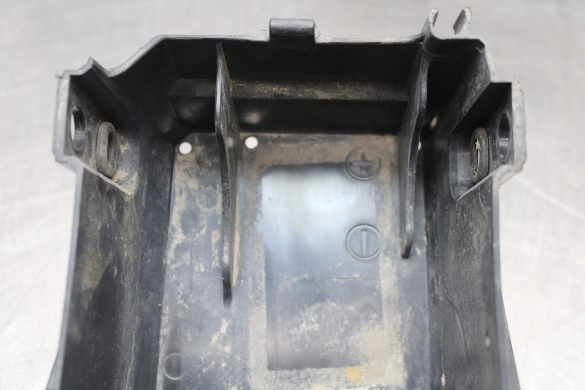 22-25 YAMAHA YZF R7 REAR BACK TAIL UNDERTAIL BATTERY TRAY PLASTIC BB850