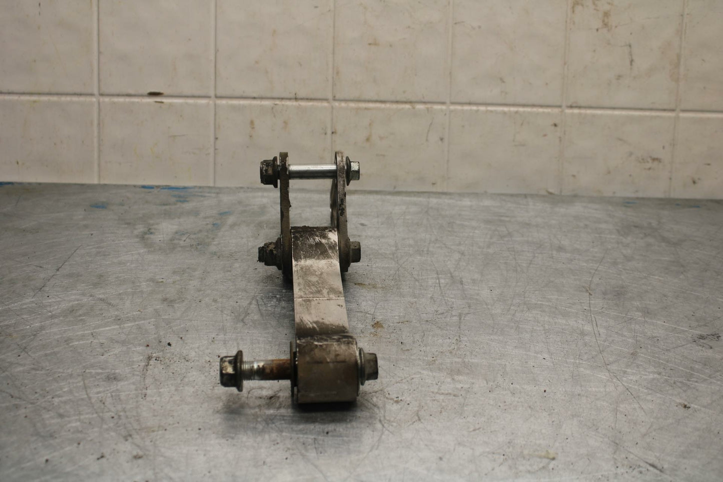 11-22 SUZUKI GSXR600 REAR DOGBONE SHOCK LINKAGE LINK BB422