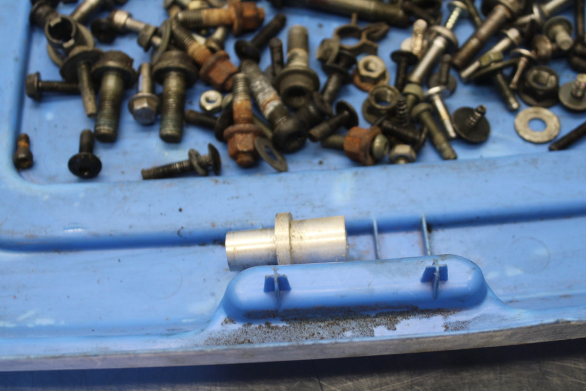 05 YAMAHA YZF R6 MOUNTING BOLTS HARDWARE SCREWS BB894