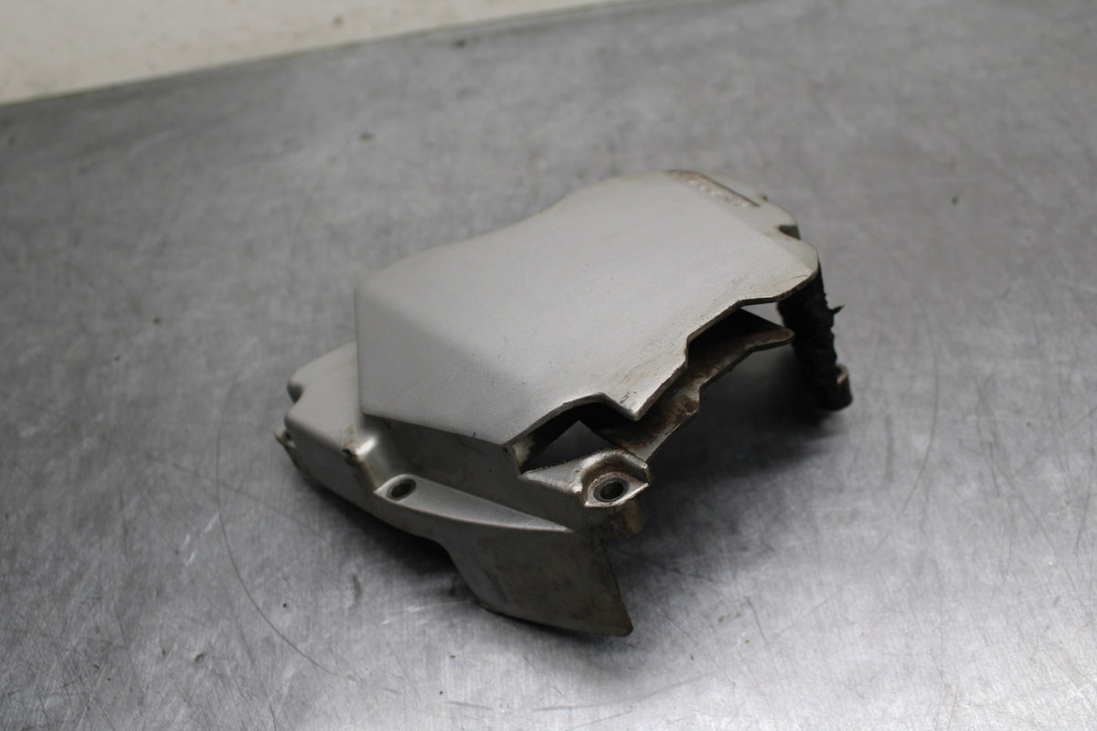 00-01 YAMAHA YZF R1 ENGINE SPROCKET COVER BB755