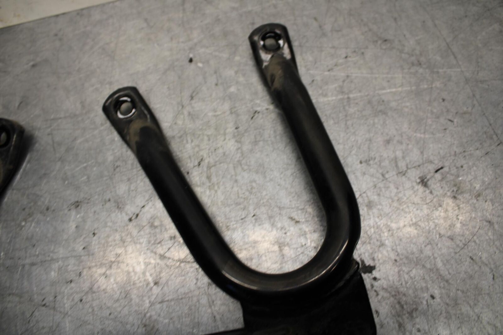 89-90 YAMAHA FZR600 REAR BACK PASSENGER PEG SET PAIR BB76