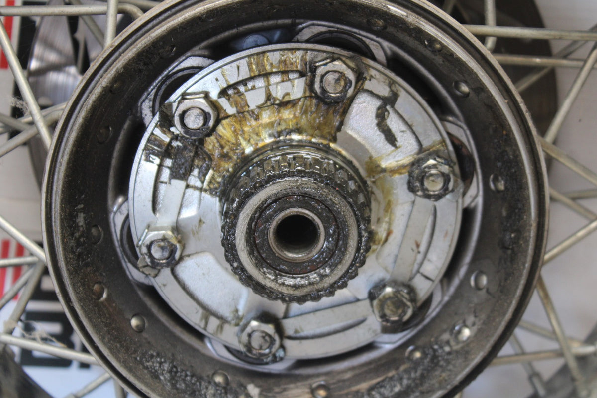 08 YAMAHA V STAR 1100 XVS1100AW CLASSIC REAR WHEEL BACK RIM & ROTOR BB916