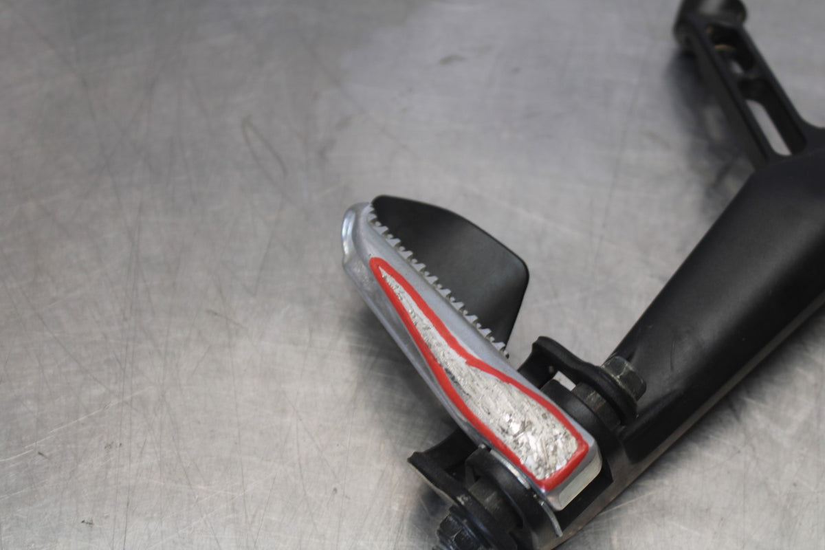 22-25 YAMAHA YZF R7 RIGHT REAR BACK PASSENGER PEG BB850