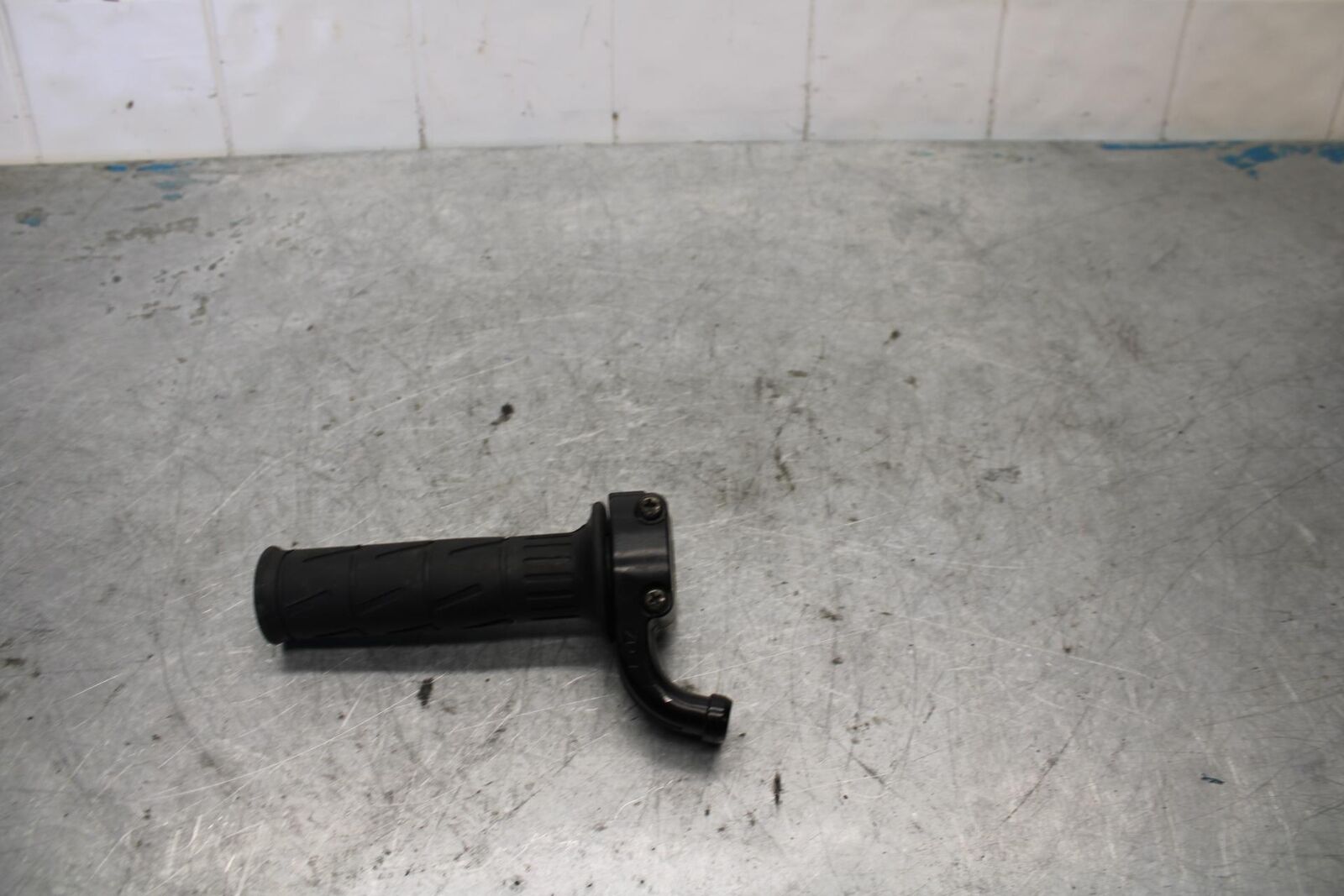 06-07 KAWASAKI NINJA ZX14R THROTTLE CABLE LINE HOUSING GUIDE TUBE bb433