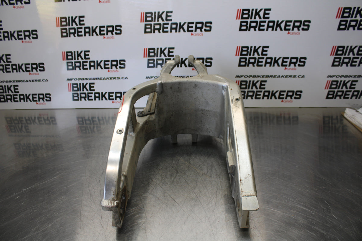 05-06 HONDA CBR600RR REAR SWINGARM BACK SUSPENSION SWING ARM BB149
