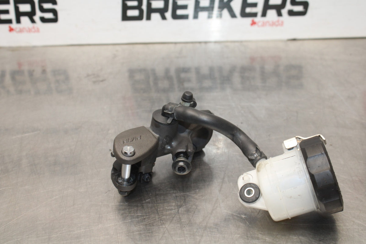 18 YAMAHA YZF R1  FRONT BRAKE MASTER CYLINDER BB838