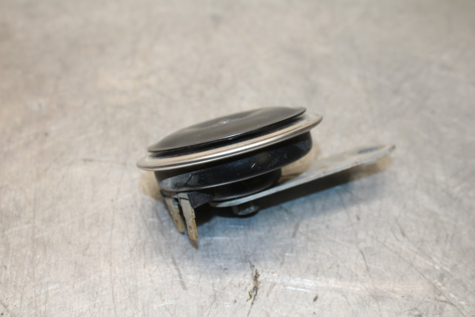 17-24 YAMAHA BOLT XVS950 HORN SIGNAL BB729