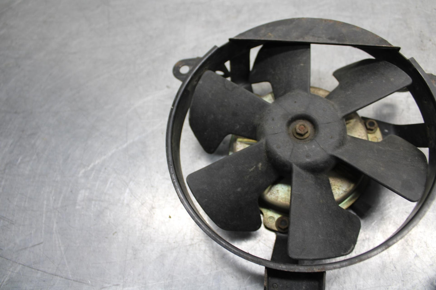 2001 Yamaha YZF R6 ENGINE RADIATOR COOLING FAN 5EB-12405-00-00 BB68