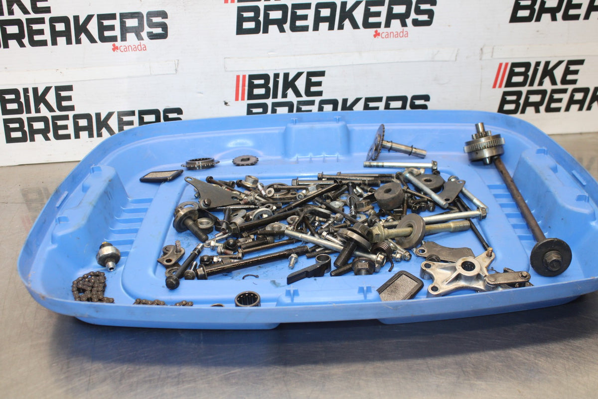 97 KAWASAKI VULCAN 1500 VN1500D CLASSIC ENGINE BOLTS HARDWARE MOTOR BB936