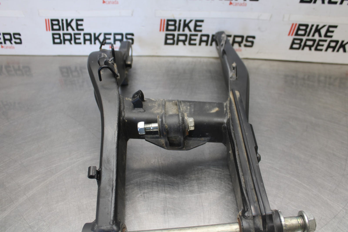 23 KAWASAKI NINJA 650 EX650 REAR SWINGARM BACK SUSPENSION SWING ARM BB920