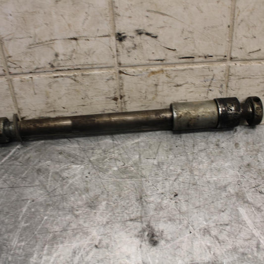 1982 Suzuki GS450L REAR AXLE BACK WHEEL RIM PIVOT BOLT AXEL 64711-3300V BB52