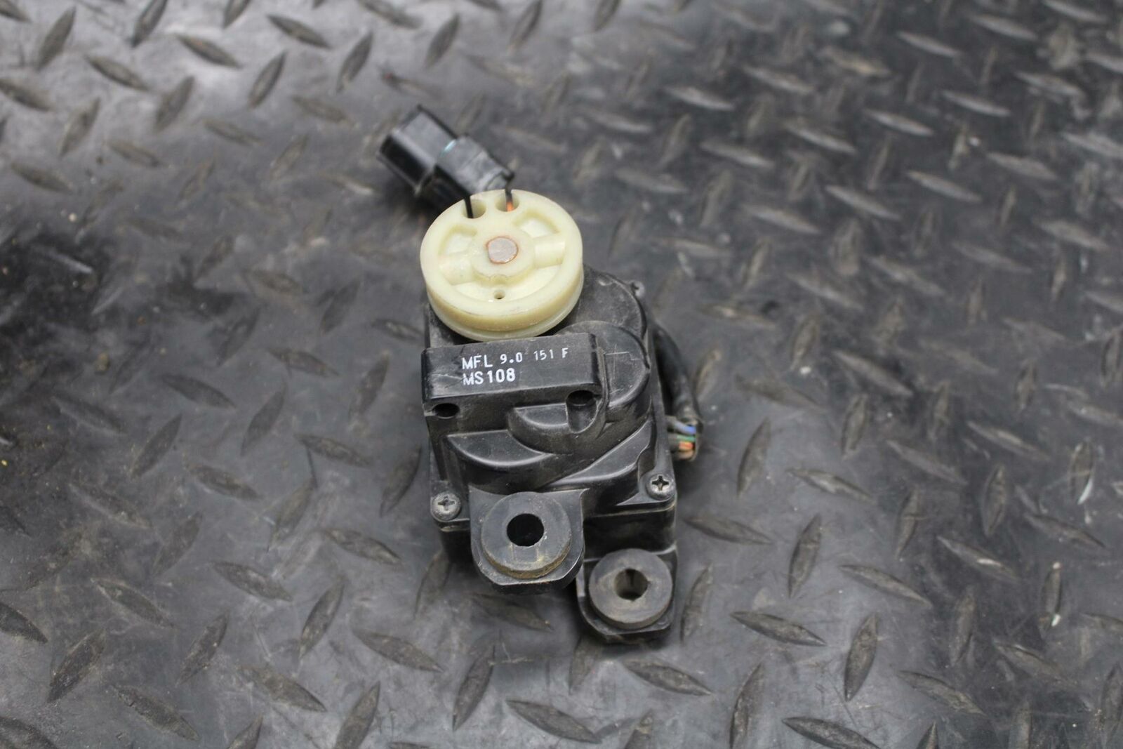 10-11 HONDA CBR1000RR EXHAUST VALVE SERVO MOTOR 31420-MFL-013 BB228