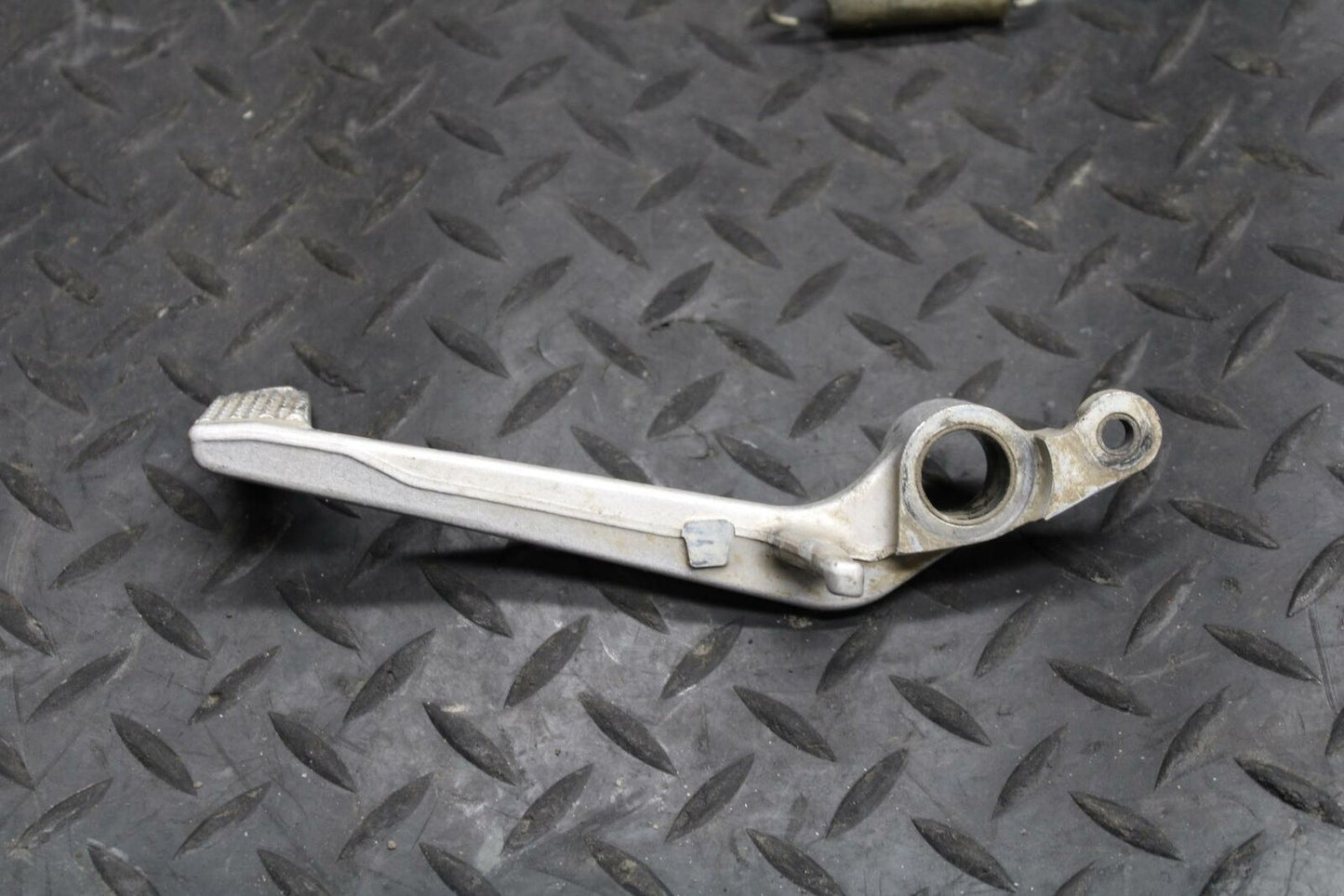04-05 YAMAHA YZF R1 RIGHT REARSET BRAKE FOOT PEDAL BB225