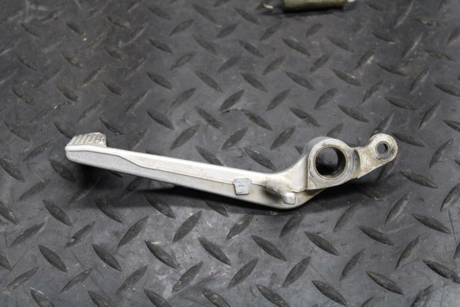 04-05 YAMAHA YZF R1 RIGHT REARSET BRAKE FOOT PEDAL BB225