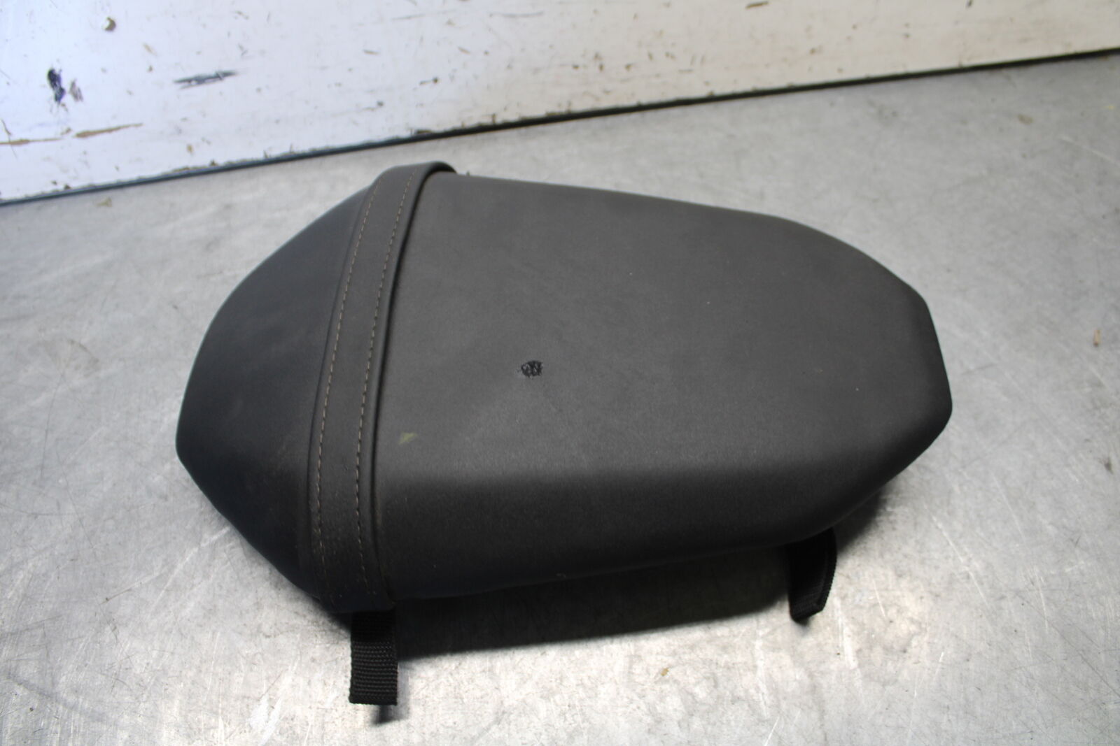 21-24 YAMAHA MT-07 REAR BACK PASSENGER TANDEM SEAT PAD SADDLE PILLION BB662