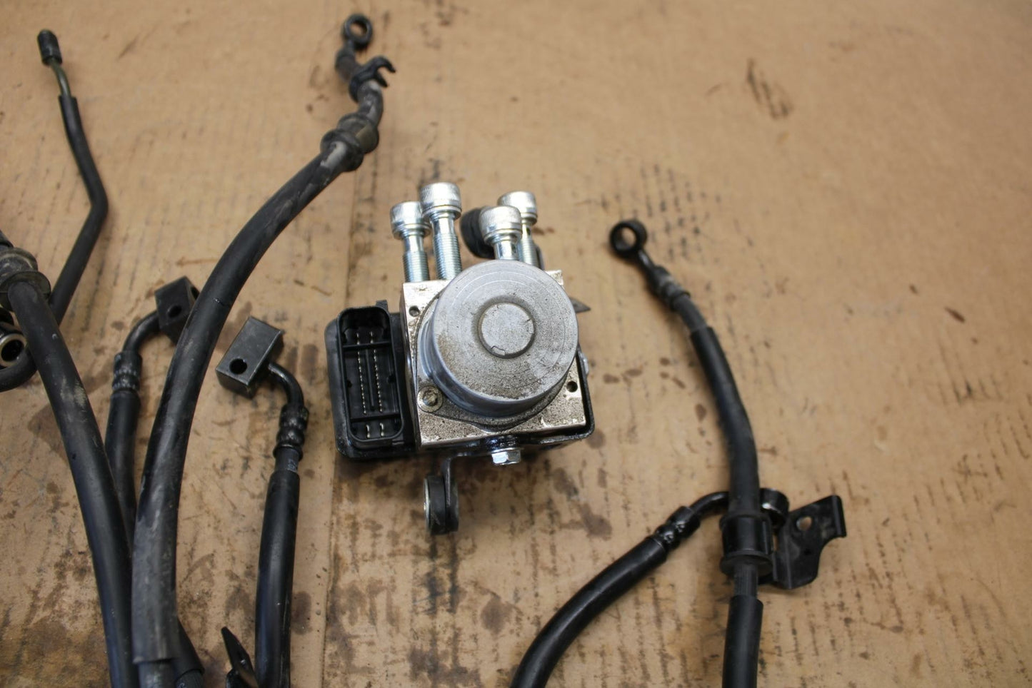 20-22 KAWASAKI Z H2 ABS PUMP UNIT MODULE BB382