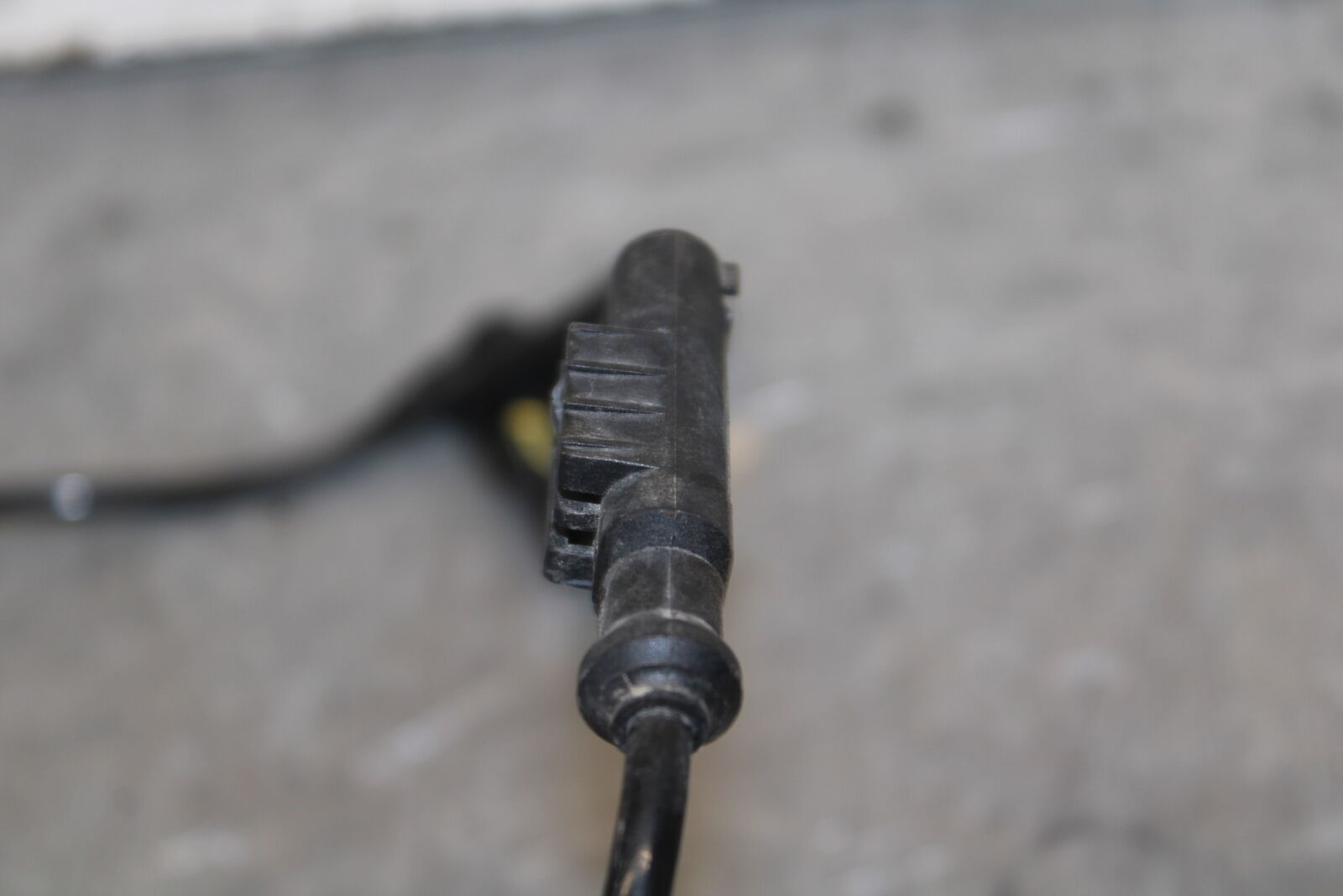 19-23 KAWASAKI NINJA ZX6R REAR ABS BRAKE SENSOR BB701