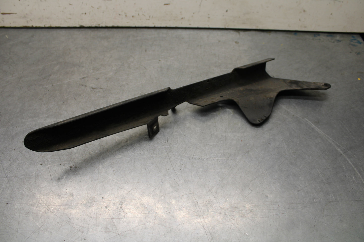 16 KAWASAKI NINJA ZX10R REAR BACK DRIVE CHAIN GUARD SHIELD 36014-0062  BB650