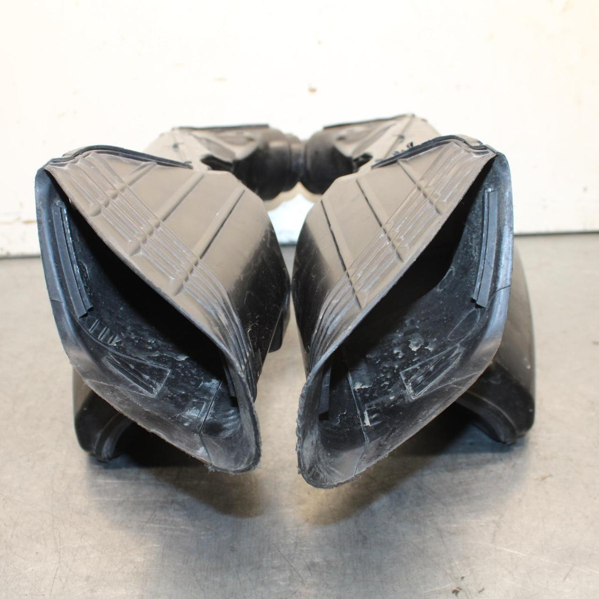 06-07 SUZUKI GSXR750 RIGHT LEFT AIR INTAKE DUCTS BB645