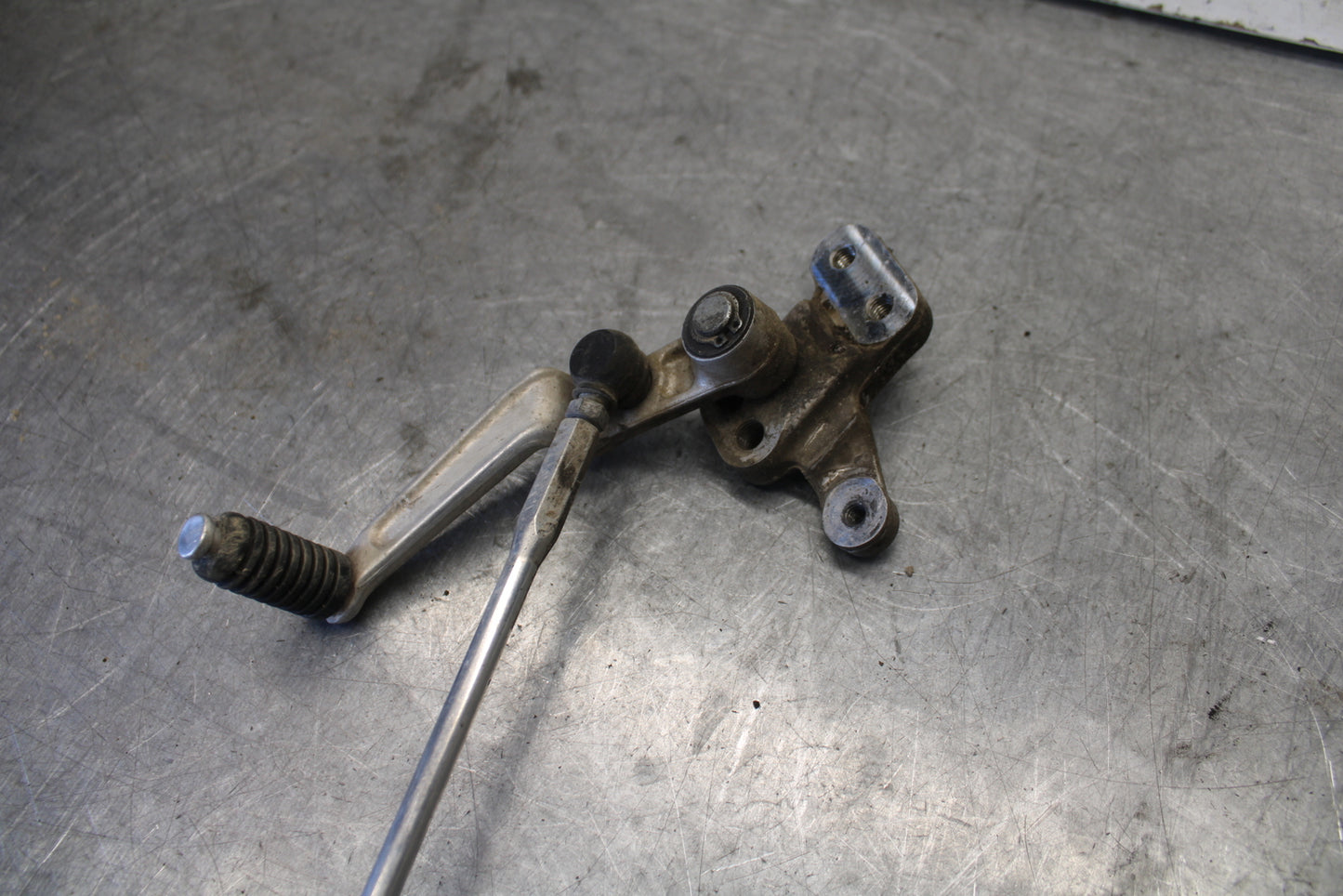 06-07 SUZUKI GSXR 600 SHIFTER LINKAGE SHIFT LINK PEDAL BB694