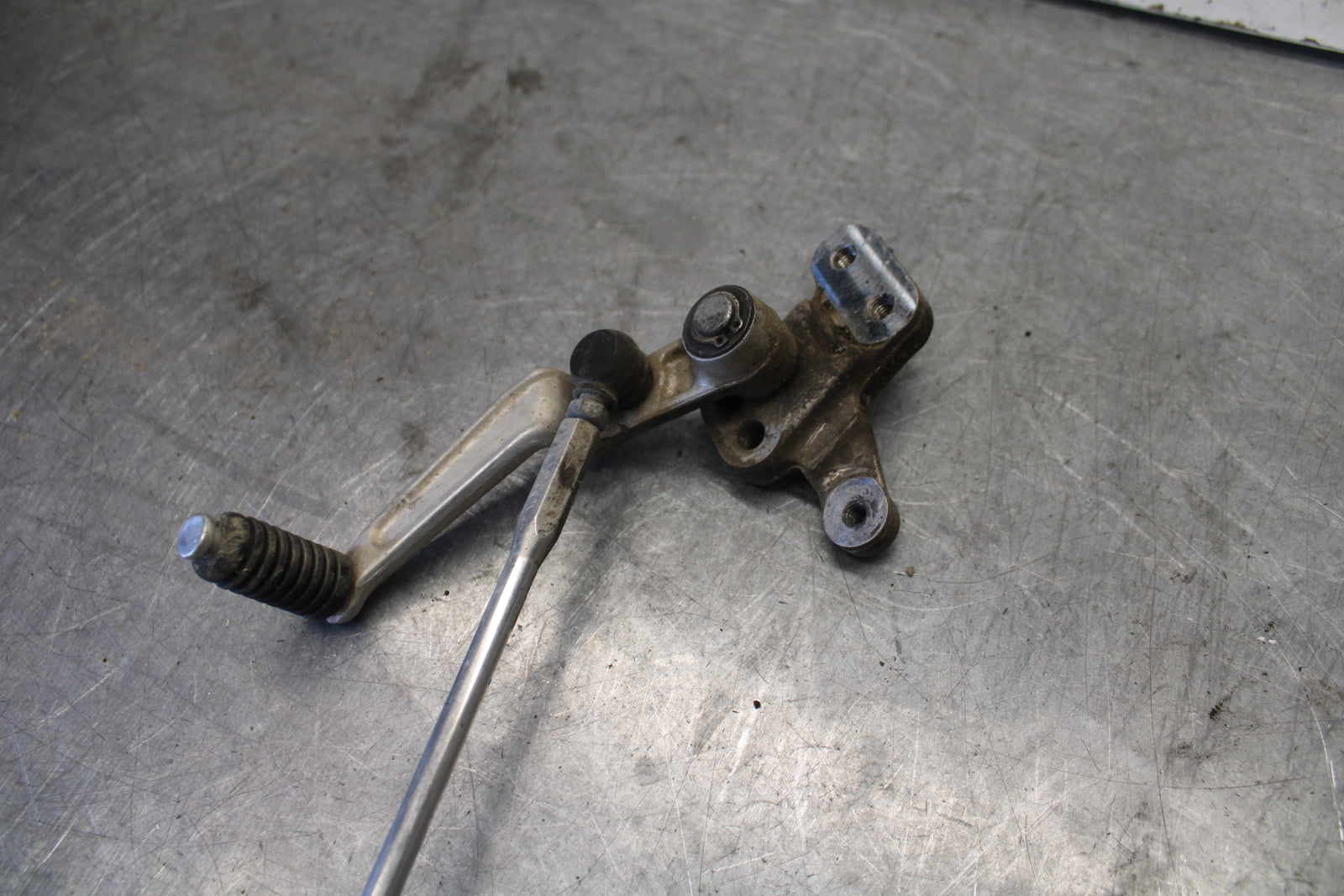 06-07 SUZUKI GSXR 600 SHIFTER LINKAGE SHIFT LINK PEDAL BB694
