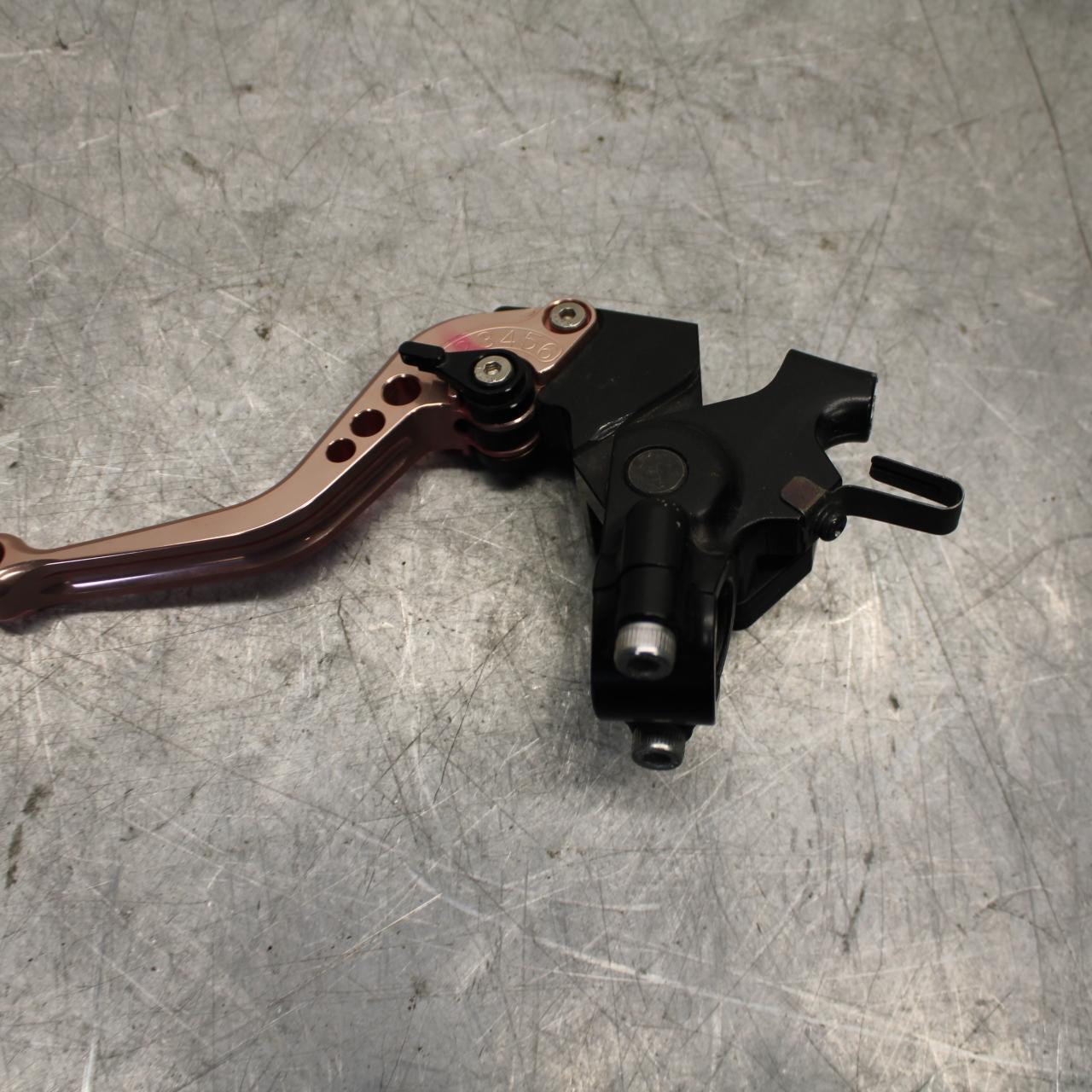 2008 Kawasaki Ninja ZX10R ZX1000E CLUTCH PERCH MOUNT WITH LEVER  BB524